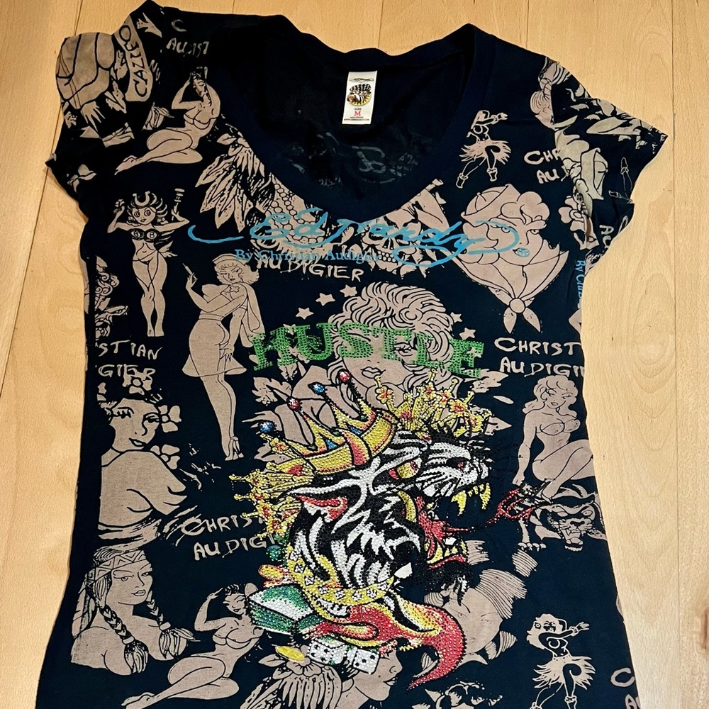 Vintage Ed Hardy T-shirt hardly worn